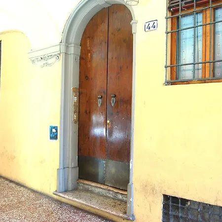 Casa Nel Borgo * Болонья